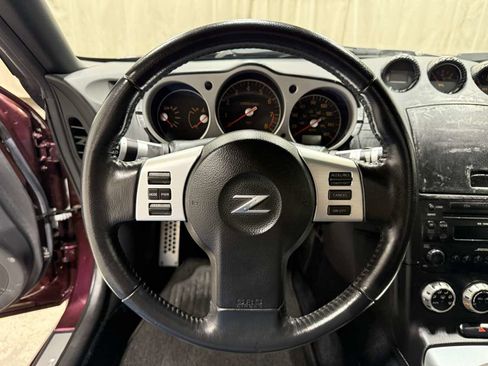 Used 2006 Nissan 350Z Touring RWD image 11