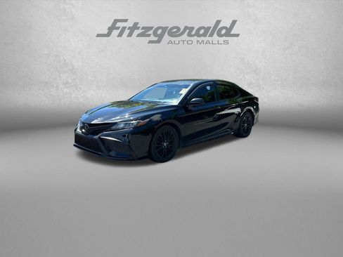 Used 2021 Toyota Camry SE AWD/4WD image 3