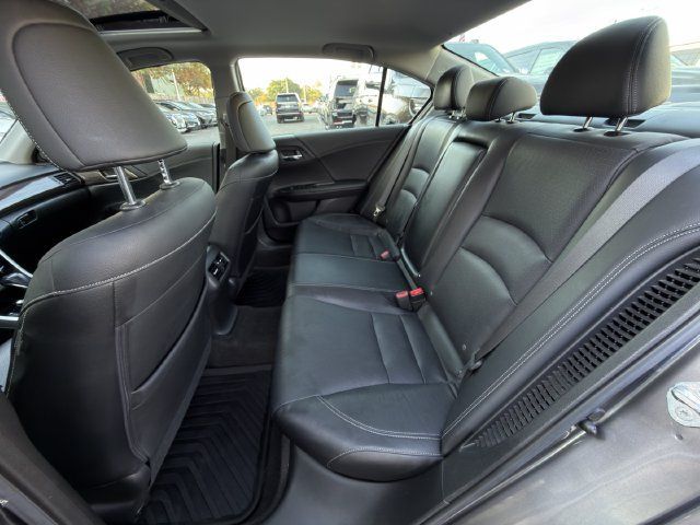 Used 2017 Honda Accord Touring image 27