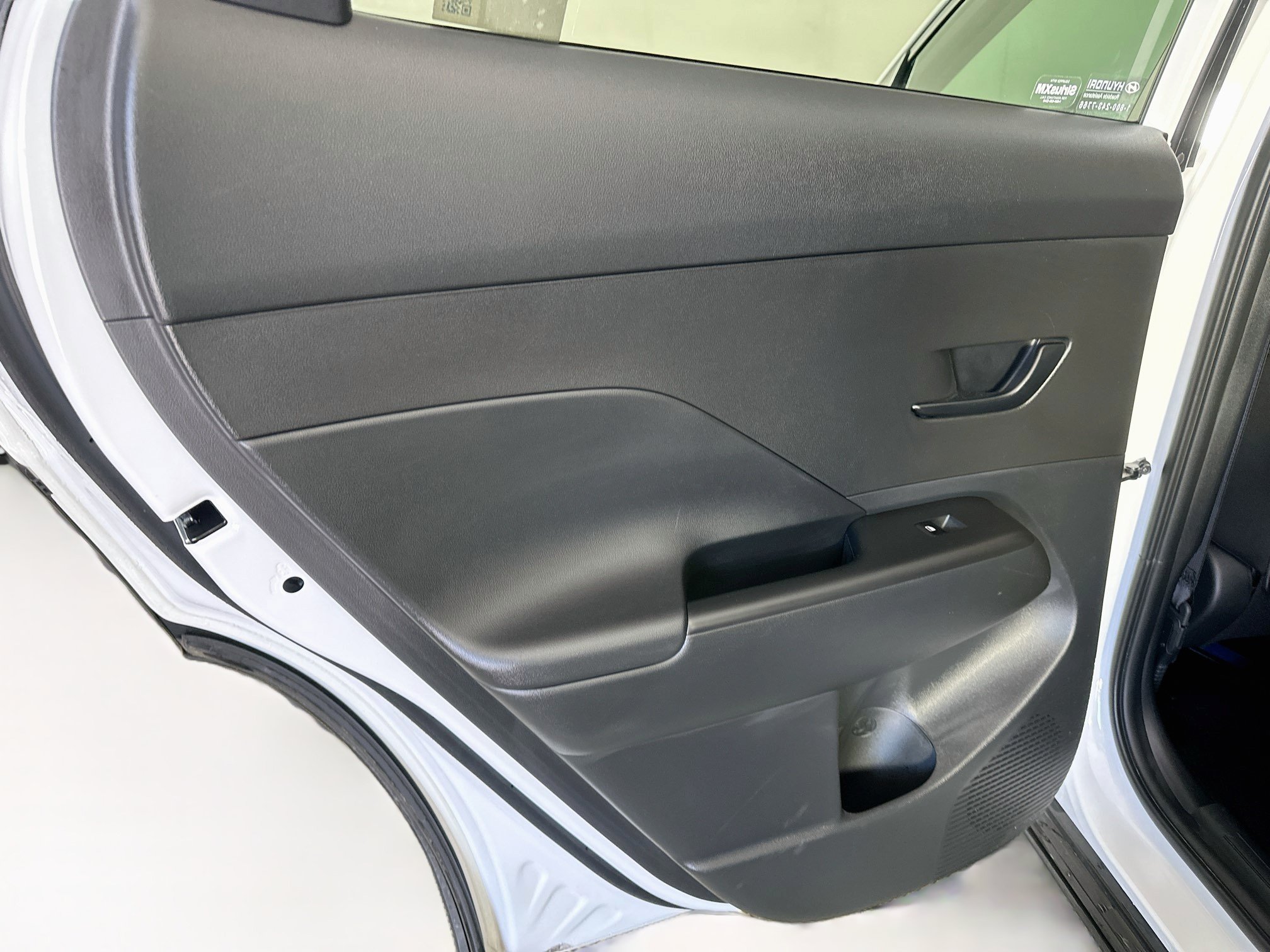 Used 2025 Hyundai Kona SEL FWD image 24