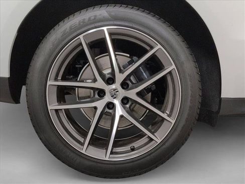 New 2026 Porsche Macan image 10