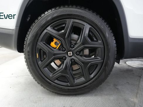 Used 2023 Rivian R1S Adventure AWD/4WD image 9