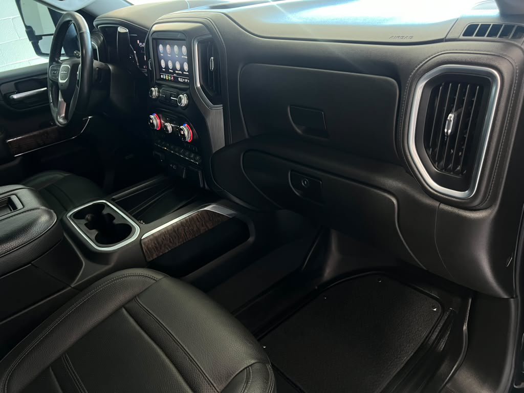 Used 2022 GMC Sierra 2500 Denali w/ Denali Black Diamond Edition AWD/4WD image 25
