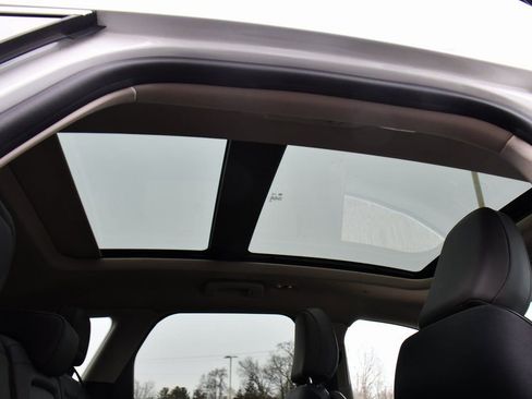 Used 2023 Lincoln Corsair AWD w/ Equipment Group 101A image 17