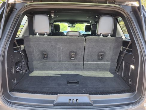 Used 2019 Ford Expedition XLT w/ Equipment Group 201A AWD/4WD image 25