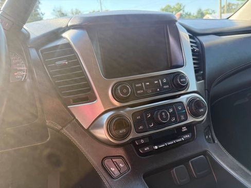 Used 2018 Chevrolet Suburban LT AWD/4WD image 5
