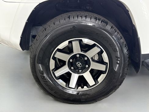 Used 2024 Toyota 4Runner TRD Off-Road image 38