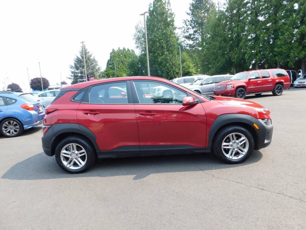 Used 2023 Hyundai Kona SE FWD image 18