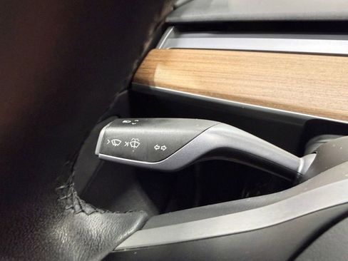 Used 2021 Tesla Model 3 Standard Range Plus image 30