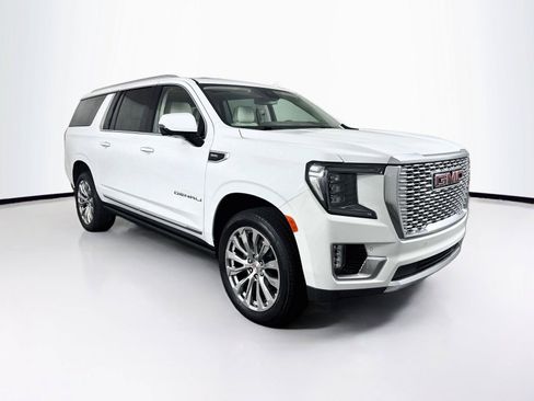 Used 2024 GMC Yukon XL Denali AWD/4WD image 10