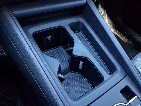 Certified 2025 Volkswagen Tiguan S image 30