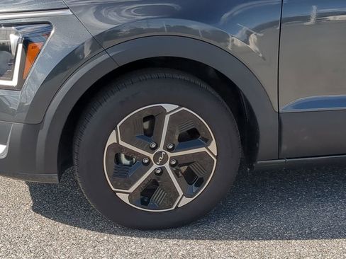 Used 2025 Kia Niro LX image 19