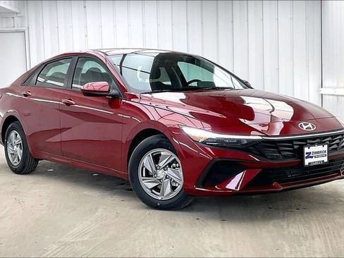 New 2026 Hyundai Elantra SE FWD image 1