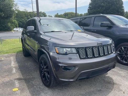 Used 2021 Jeep Grand Cherokee Laredo X AWD/4WD image 1