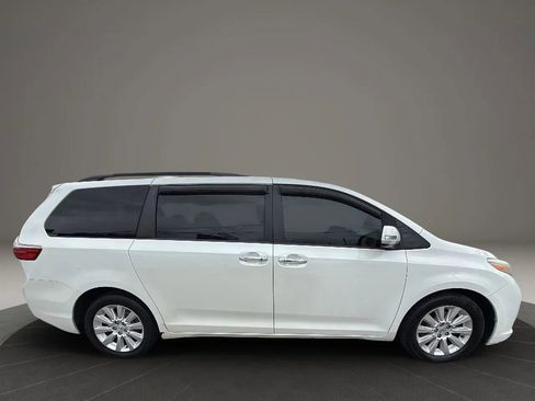 Used 2015 Toyota Sienna Limited Premium image 4