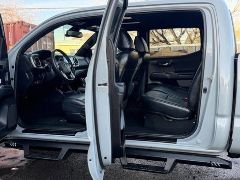 Used 2019 Toyota Tacoma TRD Off-Road image 26