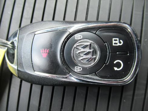 Used 2022 Buick Encore Preferred w/ Safety Package FWD image 30