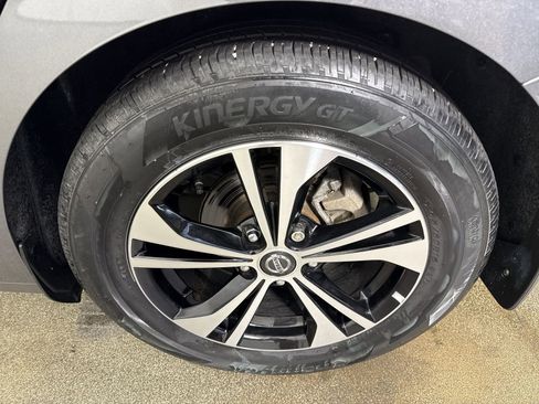 Used 2023 Nissan Sentra SV FWD image 5