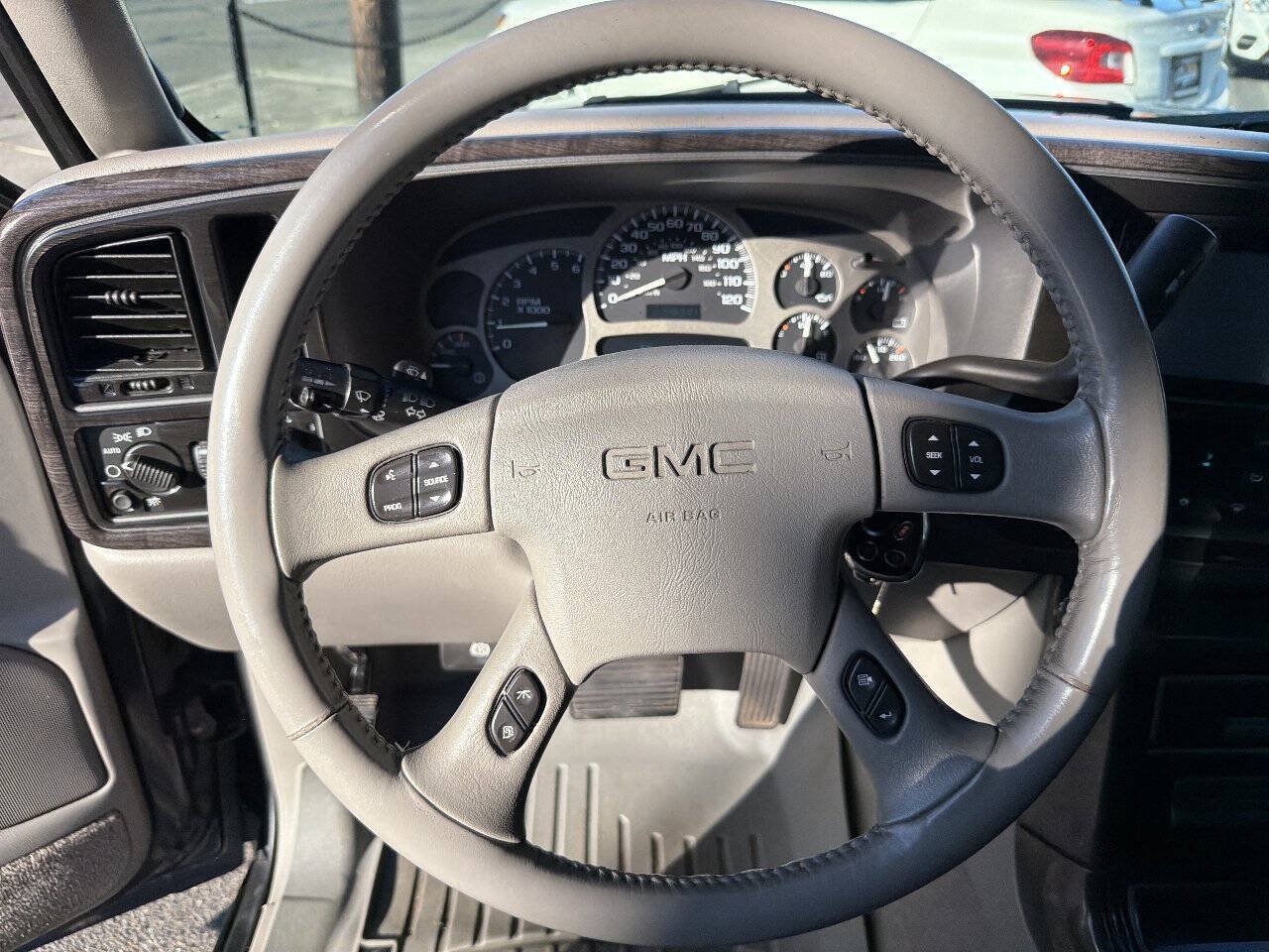 Used 2004 GMC Yukon XL Denali AWD/4WD image 35