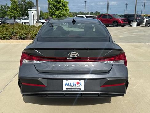 New 2026 Hyundai Elantra SEL FWD image 9