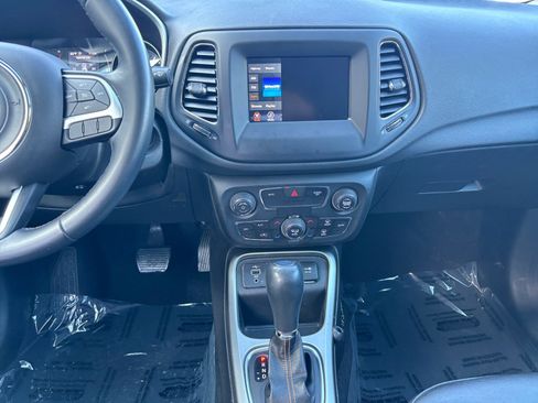 Used 2020 Jeep Compass Latitude image 11
