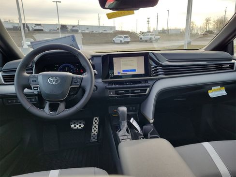 Certified 2025 Toyota Camry SE image 10