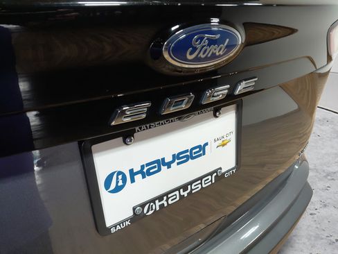 Used 2024 Ford Edge Titanium AWD/4WD image 13