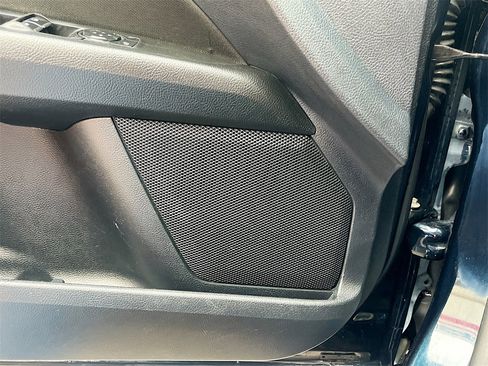 Used 2020 Ford Fusion SE image 18