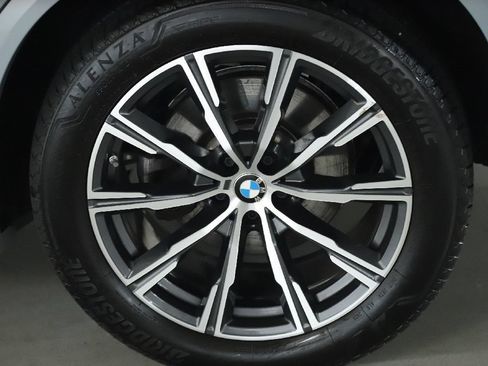 Used 2024 BMW X5 xDrive40i w/ Executive Package AWD/4WD image 41