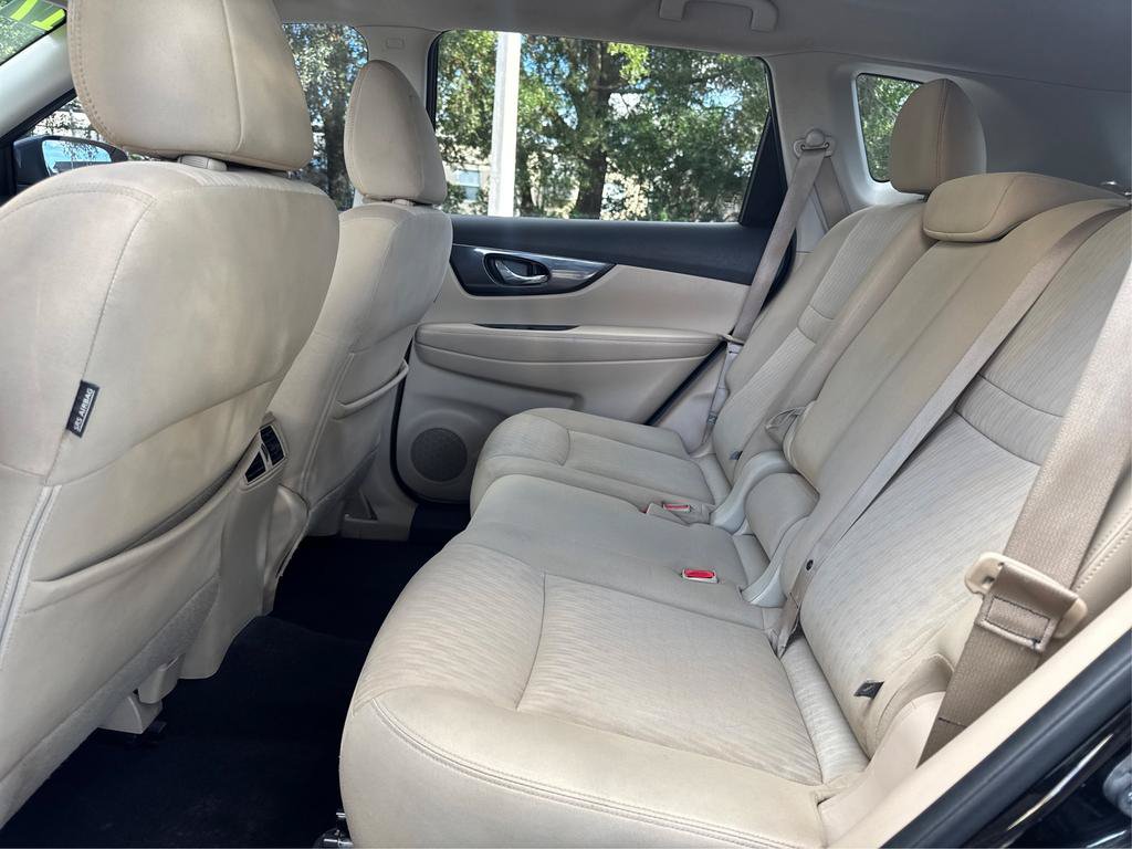 Used 2017 Nissan Rogue S w/ S Appearance Package FWD image 10