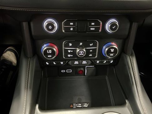 Used 2022 GMC Yukon AT4 AWD/4WD image 19