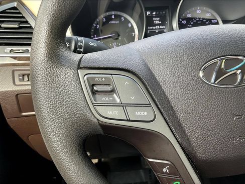 Used 2018 Hyundai Santa Fe Sport FWD image 11