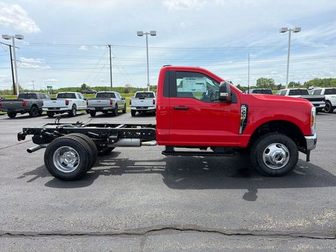 New 2026 Ford F350 XLT w/ XLT Value Package AWD/4WD image 6