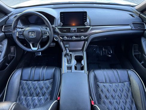 Used 2018 Honda Accord Sport image 22