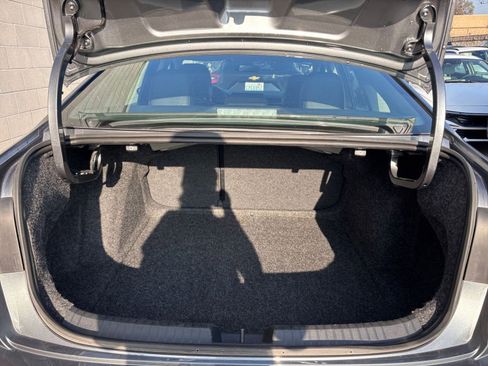 Used 2025 Volkswagen Jetta SE image 36