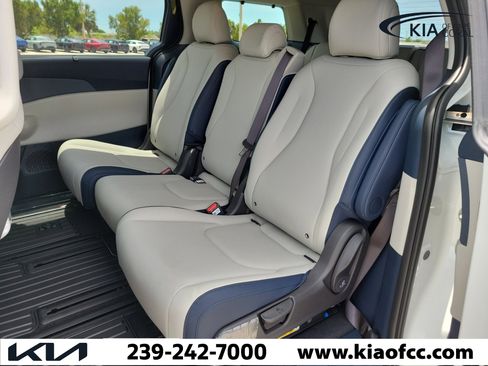New 2026 Kia Carnival EX FWD image 13