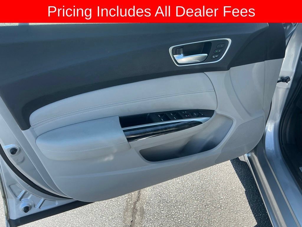 Used 2018 Acura TLX w/ Technology Package FWD image 9