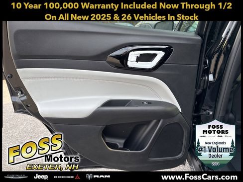 New 2025 Jeep Compass Limited image 15