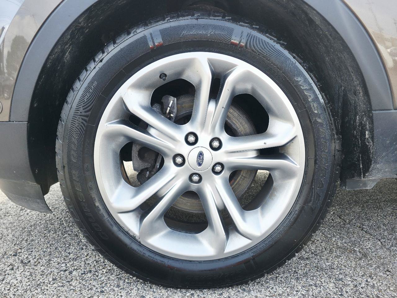 Used 2015 Ford Explorer Limited w/ Equipment Group 302A AWD/4WD image 9