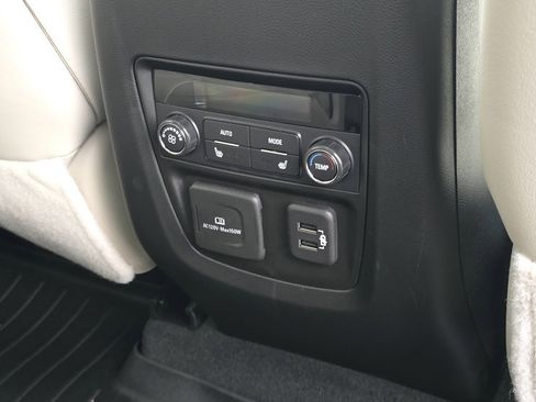 Used 2024 Buick Enclave Avenir image 35