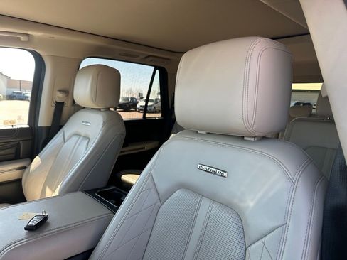 Used 2020 Ford Expedition Platinum image 13