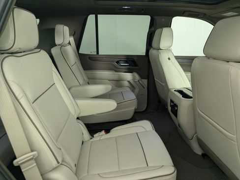Used 2025 GMC Yukon Denali w/ Sun & Power Step Package image 20