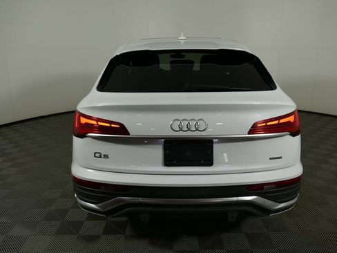 Used 2023 Audi Q5 2.0T Premium Plus w/ Premium Plus Package AWD/4WD image 4