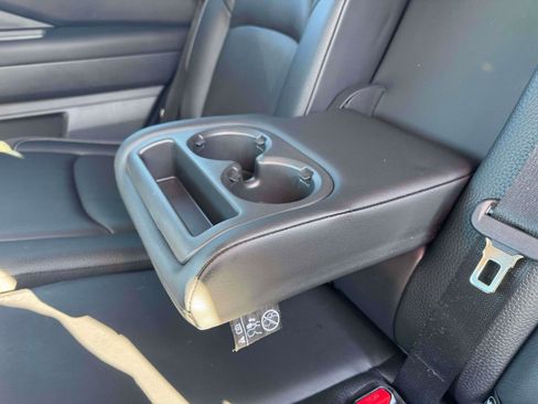 Used 2023 Nissan Pathfinder SL image 13