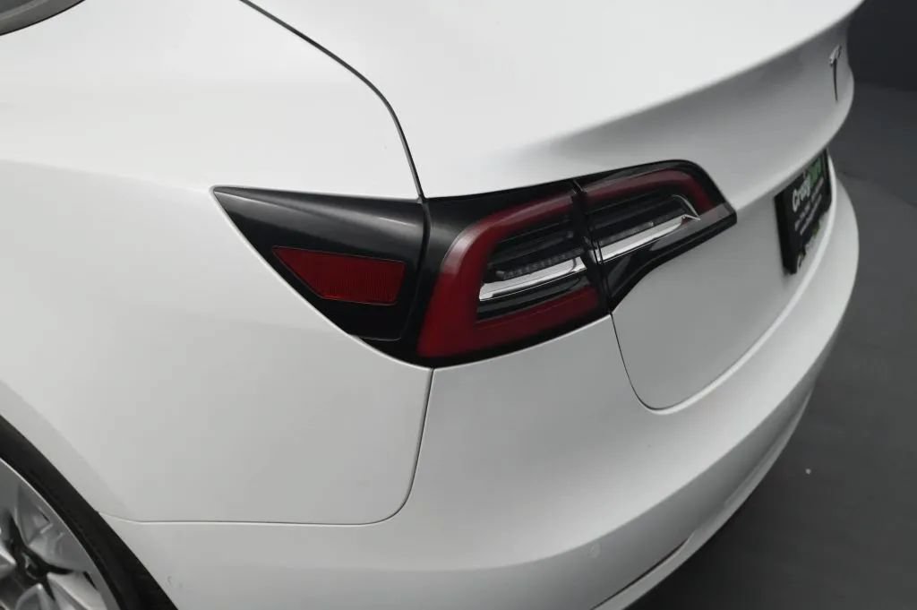 Used 2022 Tesla Model 3 Long Range AWD/4WD image 15