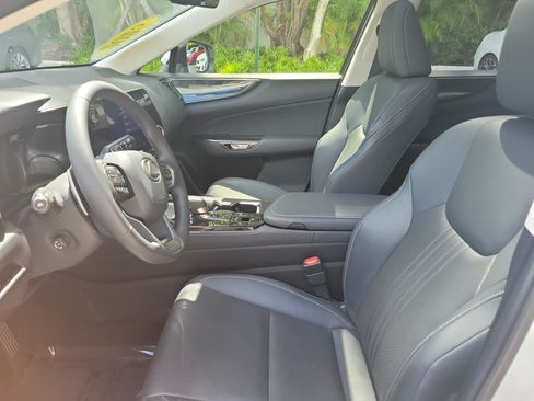Certified 2025 Lexus NX 250 FWD w/ Accessory Package (K3) image 21