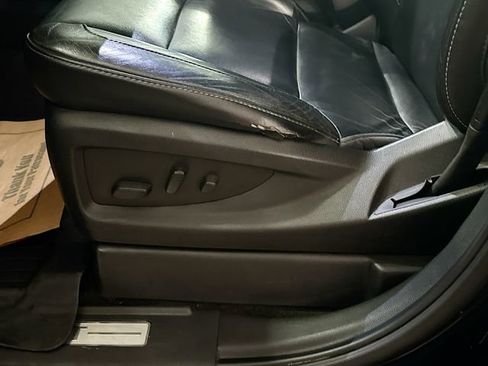 Used 2018 Chevrolet Suburban LT image 21