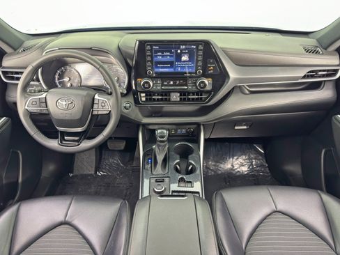 Used 2022 Toyota Highlander XSE image 12