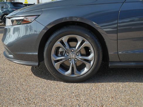 Used 2023 Honda Accord EX image 17