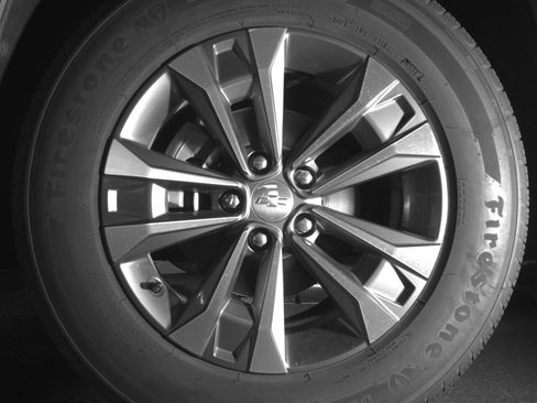 Used 2025 Chevrolet Equinox LT FWD image 12